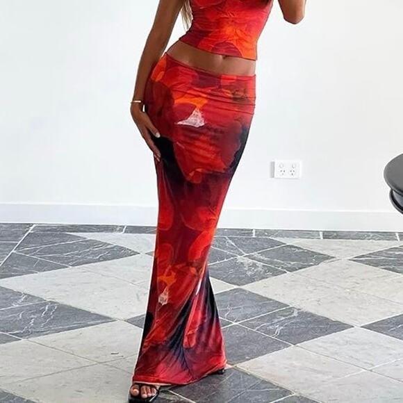 White Fox Boutique Sweet Salutations Maxi Skirt Ember Red & Black Floral Size  M - Picture 5 of 12